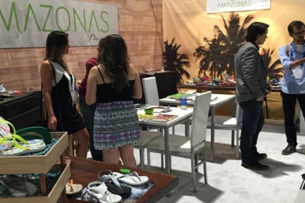 Estande da Amazonas Sandals em recente feira (Foto Abicalçados)